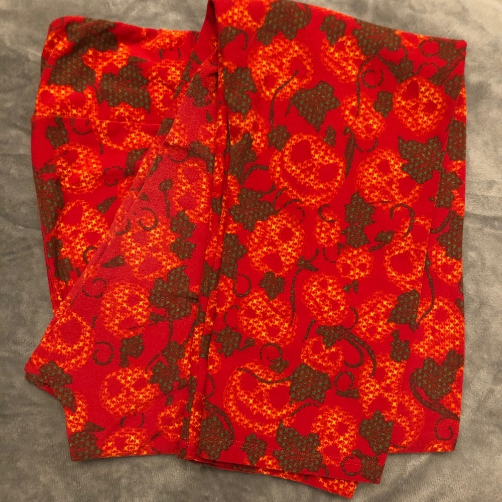 LuLaRoe Tall & Curvy 2 Leggings